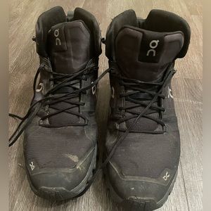 Mens On Cloud size 12.5